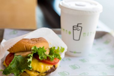 Shake Shack çizburger