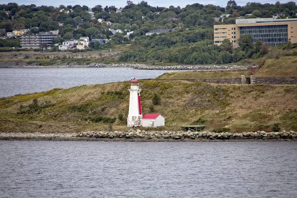 Small Lighthouse and Shed — Stock Photo, Image