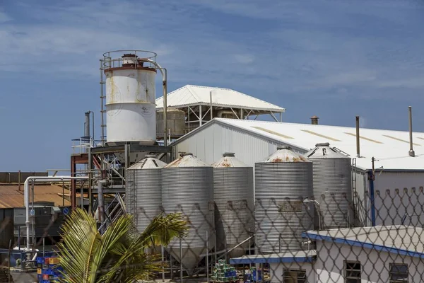 Carib fábrica de cerveza — Foto de Stock