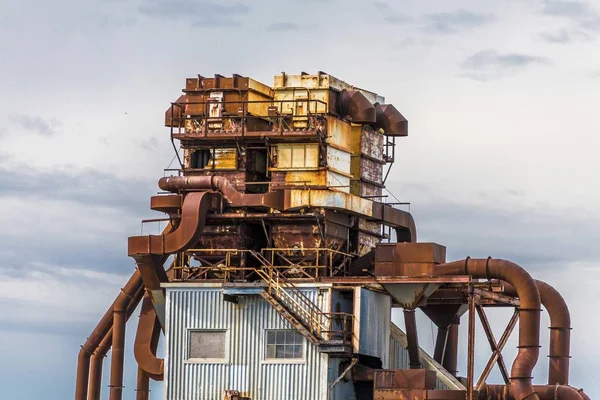 Rusty industrieel gebouw — Stockfoto