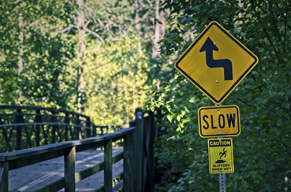Señal lenta en el puente — Foto de Stock
