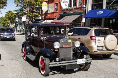 Eski Ford'lar Bar Harbor seyir