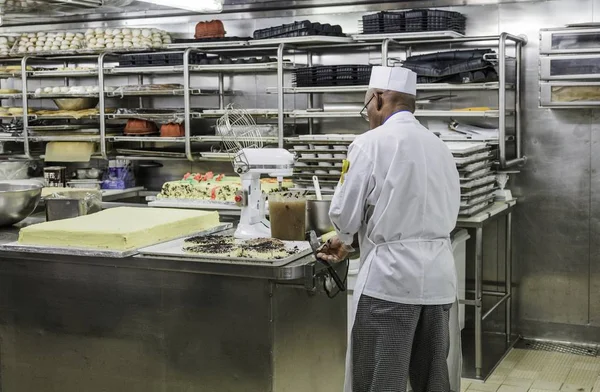 Ticari mutfak pasta şefi