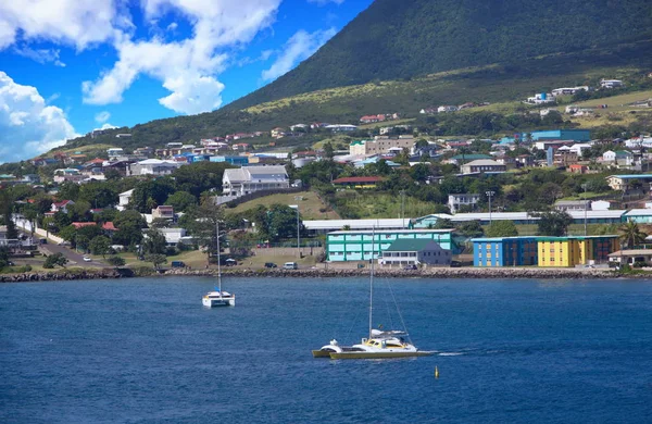 Barche a vela Ormeggiate al largo di St Kitts — Foto Stock