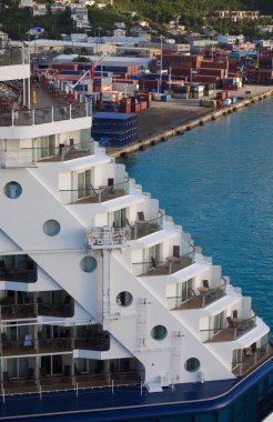 Kıç güvertede bir lüks Cruise Gemi
