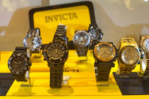 Coleção de relógios Invicta — Fotografia de Stock