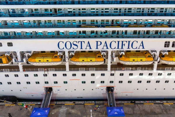 Costa Pacifica Boarding — Stockfoto