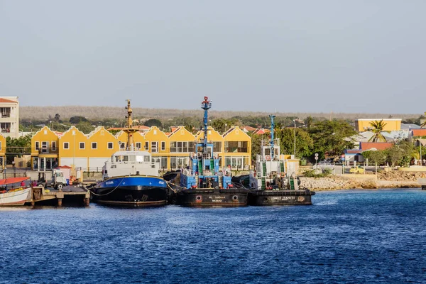 Tre bogserbåtar i Bonaire — Stockfoto