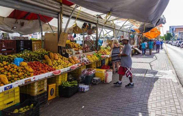 Shoppers in Curacao Market — Stock Photo, Image