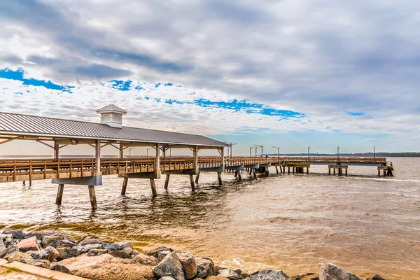 Pier on Cloudy Day — Stock Photo, Image
