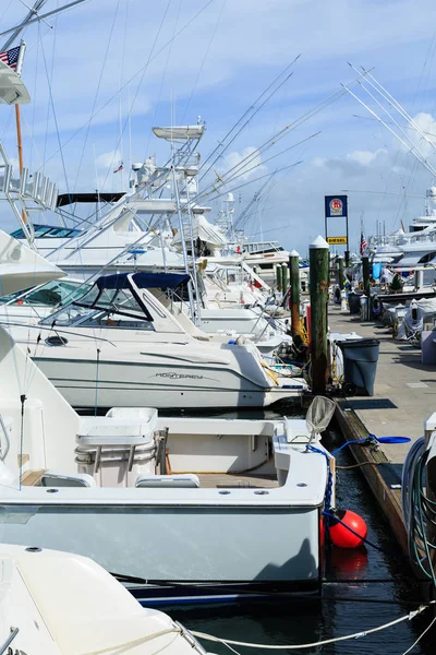 Reihe von Yachten in wichtigen Westen — Stockfoto