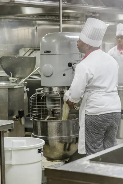 Miscelazione Pasta in Steamy Kitchen.jpg — Foto Stock