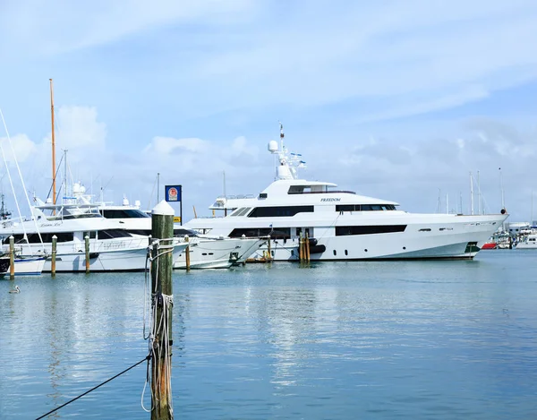 Two White Yachts in Key West — Stock Photo, Image