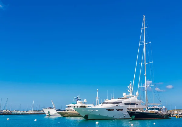 Sailboats and Yachts on blue — Stock Photo, Image
