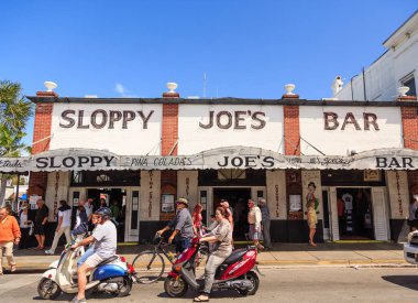 Islak hamburger ve Scooter