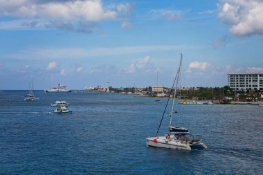 Tekneler ve feribot Cozumel içinde