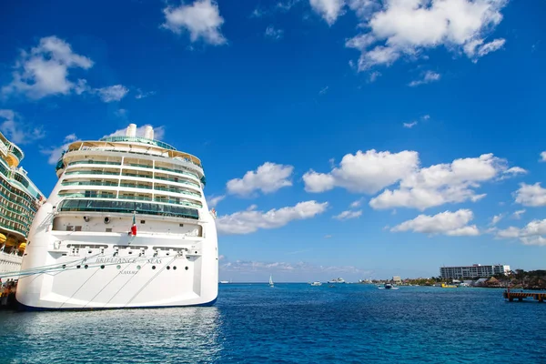 Brilliance of the Seas Cozumel içinde — Stok fotoğraf