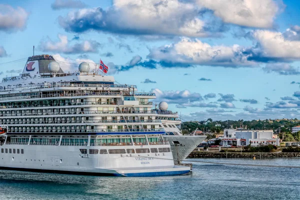 Viking Sky en Antigua — Foto de Stock