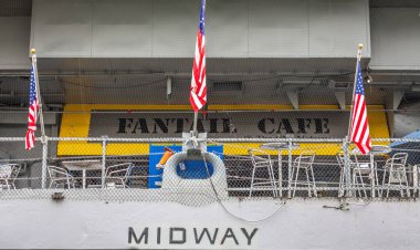 Midway tarihimin Cafe