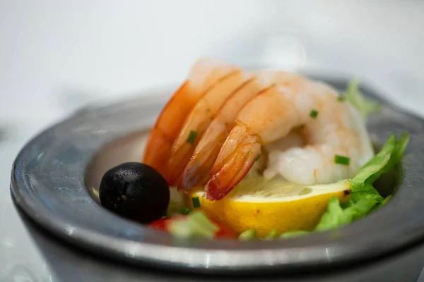 Shrimp-Cocktail ohne Sauce — Stockfoto