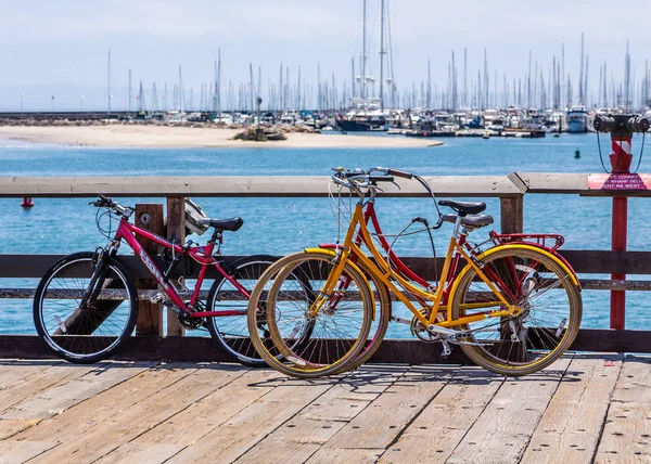 Bisiklet San Bernadino iskele üzerinde — Stok fotoğraf