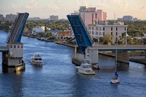 Offene Zugbrücke in Fort Lauderdale — Stockfoto