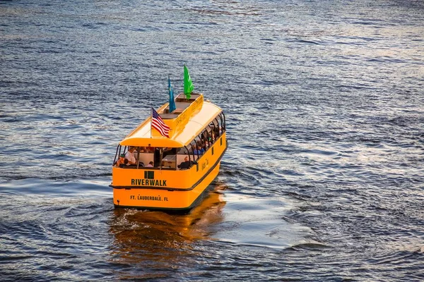 Táxi aquático Riverwalk em Fort Lauderdale — Fotografia de Stock