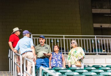 Usher için konuşmaya hayranları