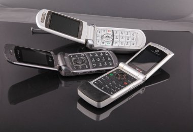 Eski klasik cep telefonu siyah