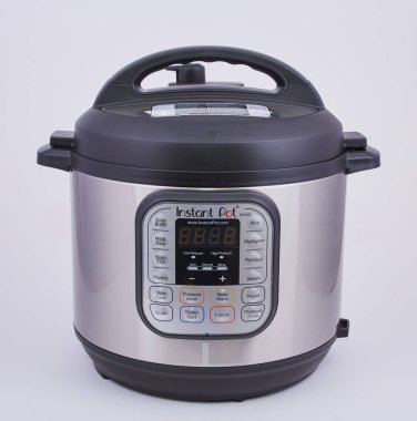 Beyaz üzerine anlık Pot