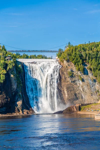 Široký záběr Montmorency Falls — Stock fotografie