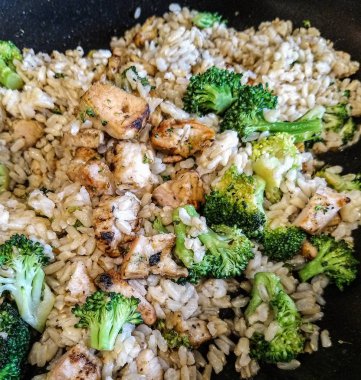 Tavuk pirinç ve brokoli