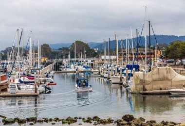 balıkçı tekneleri Marina