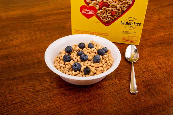 Cheerios with Blueberries — Stock Photo, Image