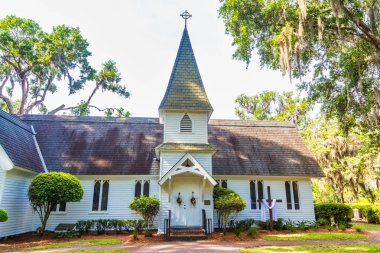 Güneşli bir günde İsa Kilisesi