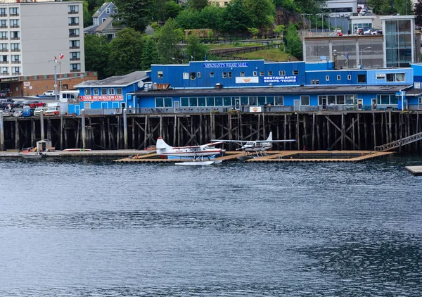 Avions maritimes au quai de Juneau — Photo
