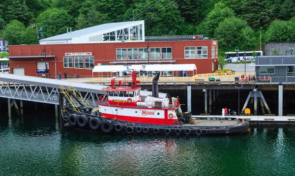 Remolcador en Juneau Dock — Foto de Stock
