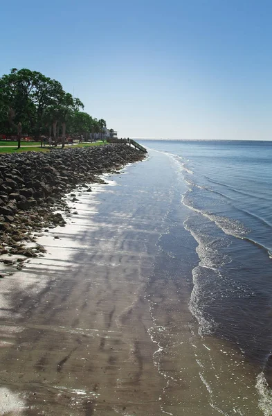 Blue Surf at Seawall — Stock Photo, Image