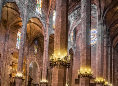 Kilisede Taş Sütunlar