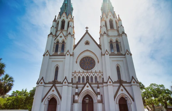 Devant l'église Saint John — Photo