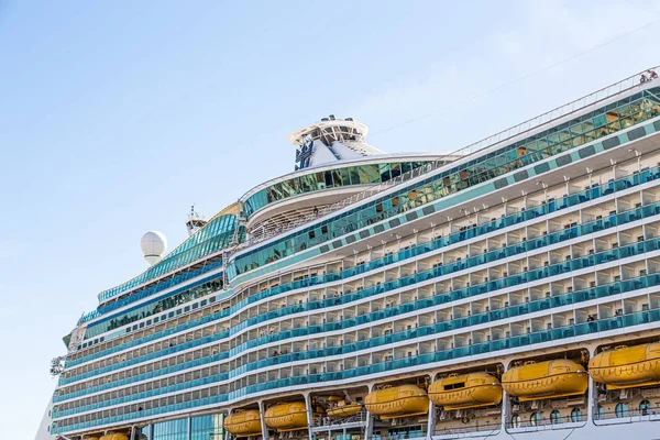 Balconi su Royal Caribbean Ship — Foto Stock