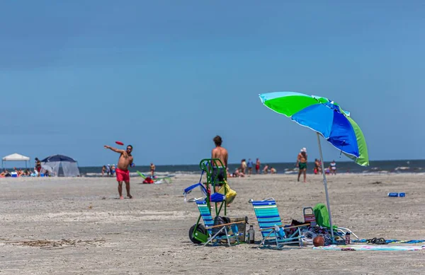 Spela på stranden — Stockfoto