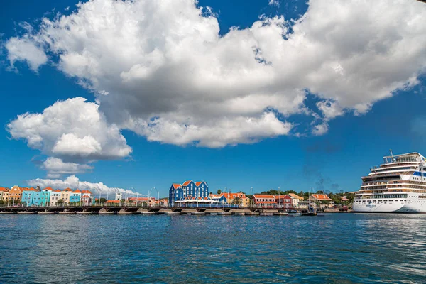 Harbor på Curacao — Stockfoto