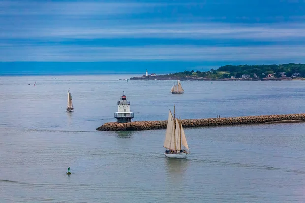 ポートランドのヨットと灯台 — ストック写真