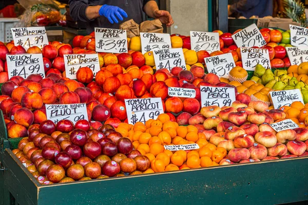 Hands Over Fruit — Stock Photo, Image