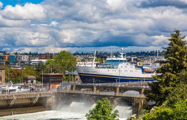 Kilitlerde Altın Alaska Gemisi