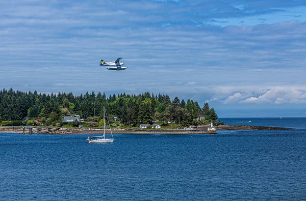 Harbour Air över Nanaimo — Stockfoto