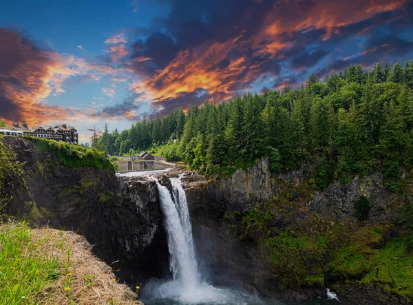 Snoqualmie cai de manhã cedo — Fotografia de Stock