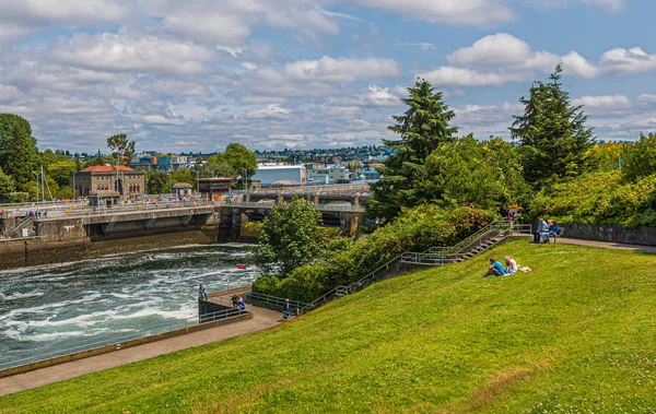 Ballard Locsk ziyaretçileri