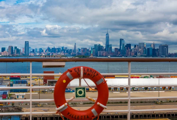 Nova Iorque a partir de navio de cruzeiro — Fotografia de Stock